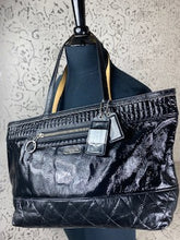 Load image into Gallery viewer, COACH Poppy Liquid Gloss Handbag/Tote - Black