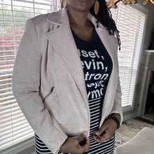 Load image into Gallery viewer, LIGHT PINK SHORT SUEDE MOTO JACKET: Size Medium