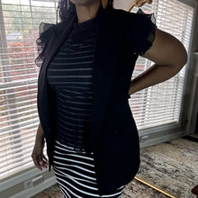 Load image into Gallery viewer, THE LIMITED SLEEVELESS DOUBLE-BREASTED JACKET/VEST:Size Small