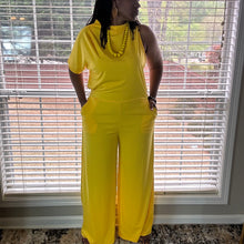 Load image into Gallery viewer, YELLOW JUMPER WITH ASYMMETRIC SLEEVES: Size: 3XL