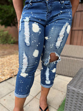 Load image into Gallery viewer, BLEACHED/DISTRESSED CROPPED JEANS: Size: 12
