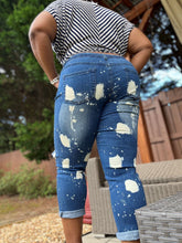 Load image into Gallery viewer, BLEACHED/DISTRESSED CROPPED JEANS: Size: 12
