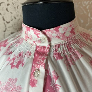 VINTAGE: MANDARIN COLLARED BLOUSE W/PINK TOILE PRINT: Size M