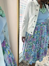 Load image into Gallery viewer, BAUM UND PFERDGARTEN Floral Pleated Skirt: SIZE: Fits like a L/XL
