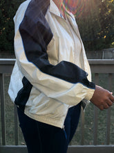 Load image into Gallery viewer, KHAKI/NAVY WIND BREAKER
