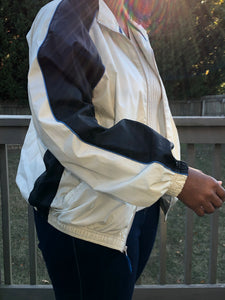 KHAKI/NAVY WIND BREAKER