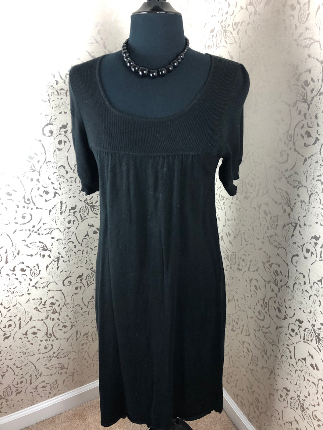 BLACK SWEATER DRESS - BCBG MAXAZARIA: Size Small ThriftyMick.com BLACK SWEATER DRESS - BCBG MAXAZARIA: Size Small ThriftyMick.com