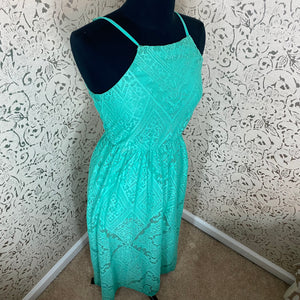 MINT GREEN LACE HALTER DRESS: SMALL