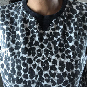 LEOPARD PRINT SWEATSHIRT: SIZE - M